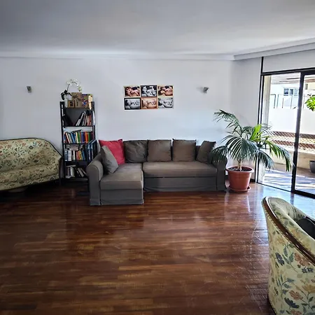 Casa Compartida Weyler Szálloda *