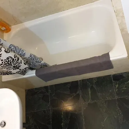 Casa Compartida Weyler מלון *